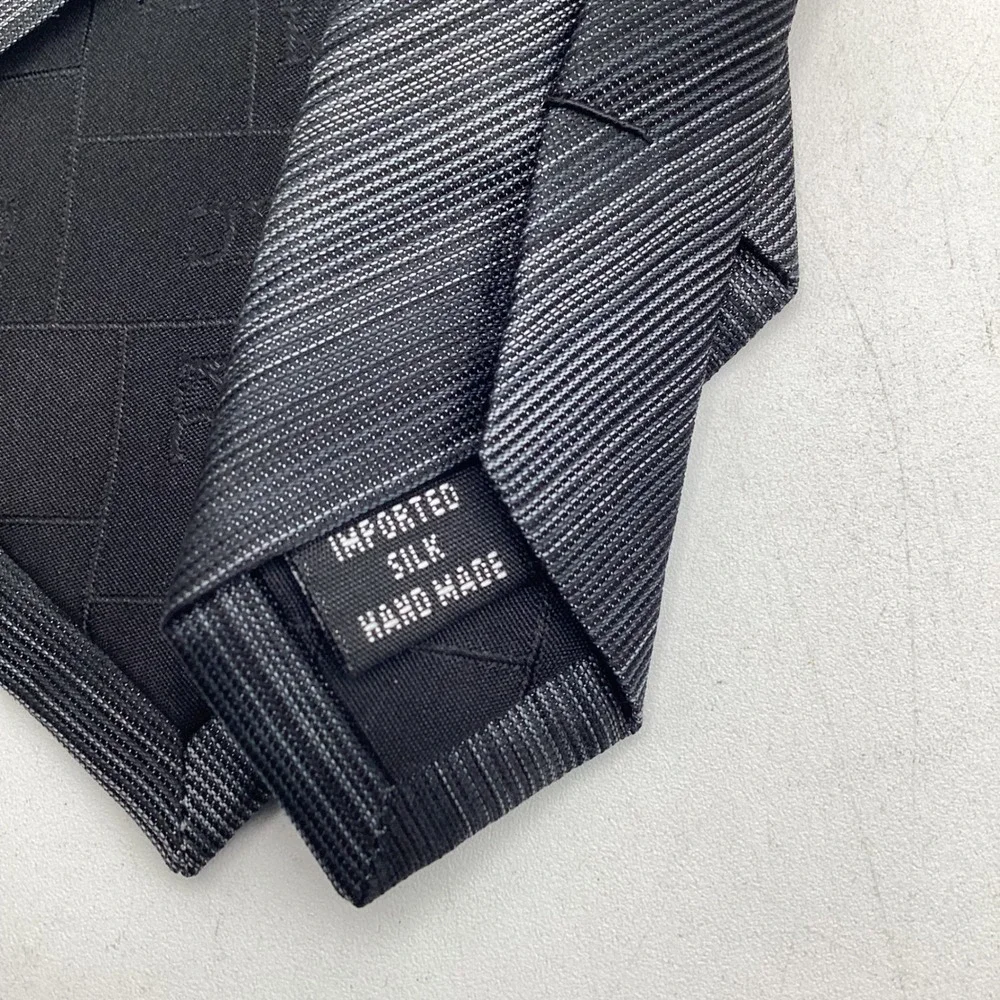 Kenneth Cole kenneth cole